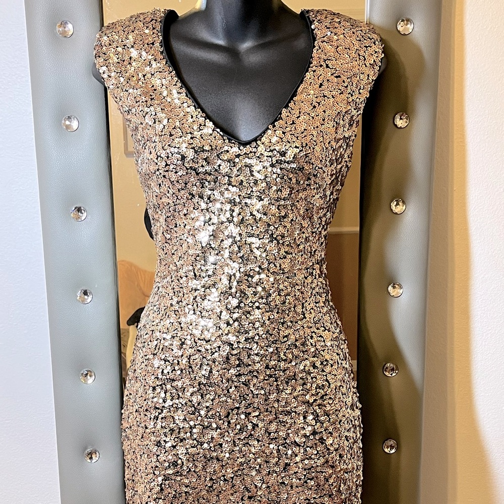 Gold Sequin Dress size Large can fit a Med
